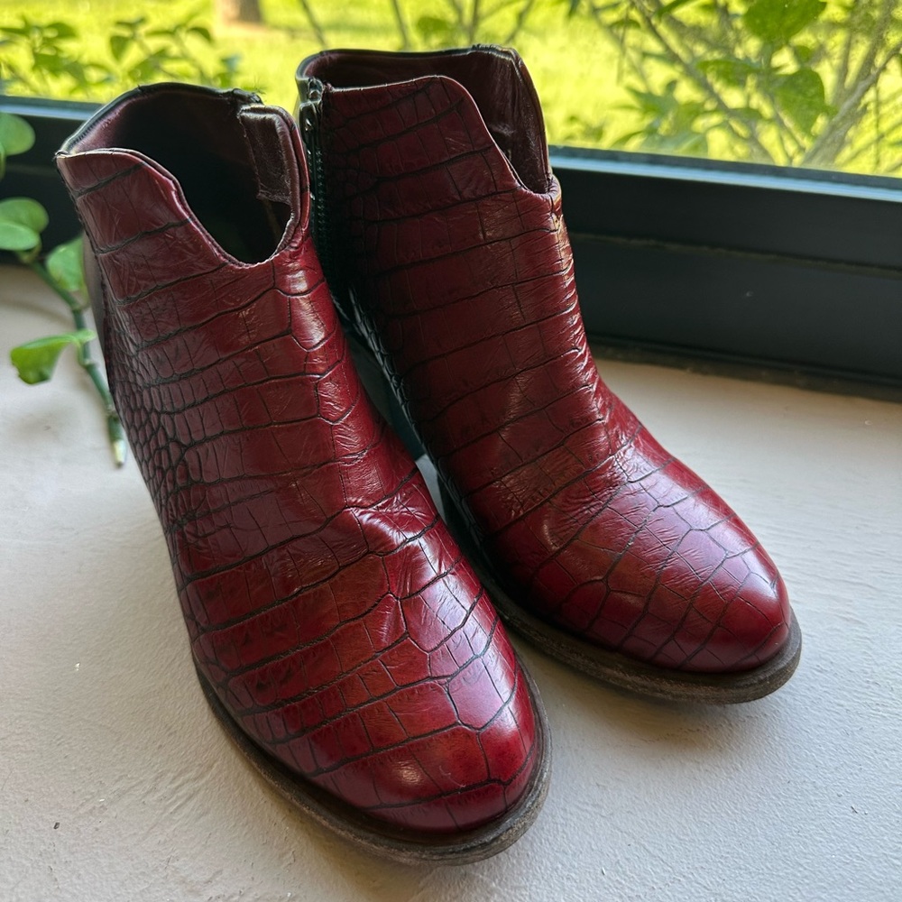 Freebird Red and Brown Ankle Boots - Picture 4 of 13